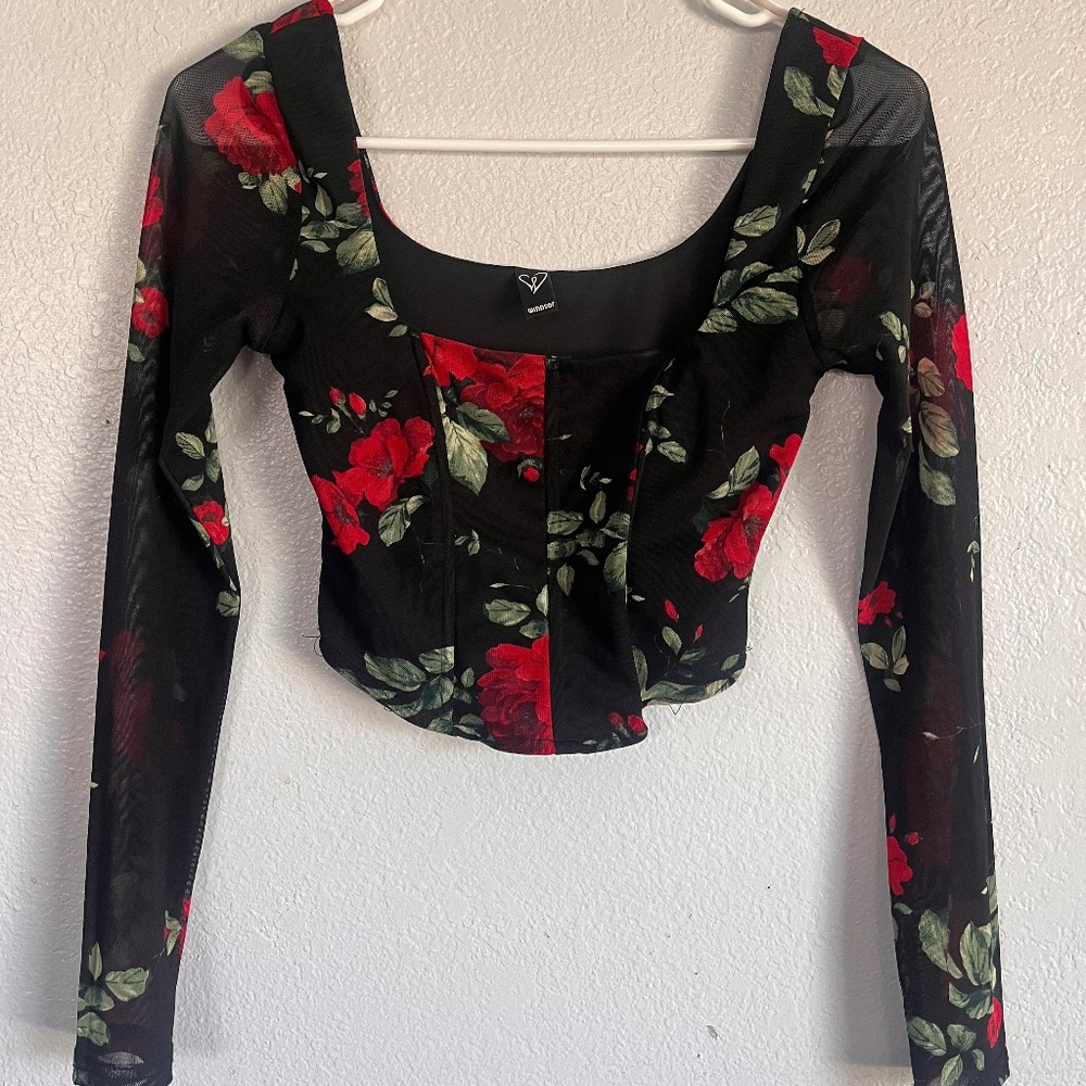 Small Cropped Windsor Rose Wired Top